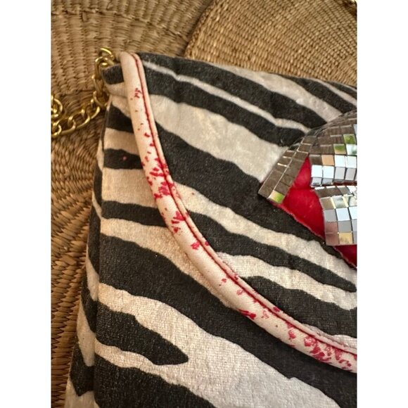 Zebra striped purse with disco lips - Picture 7 of 10
